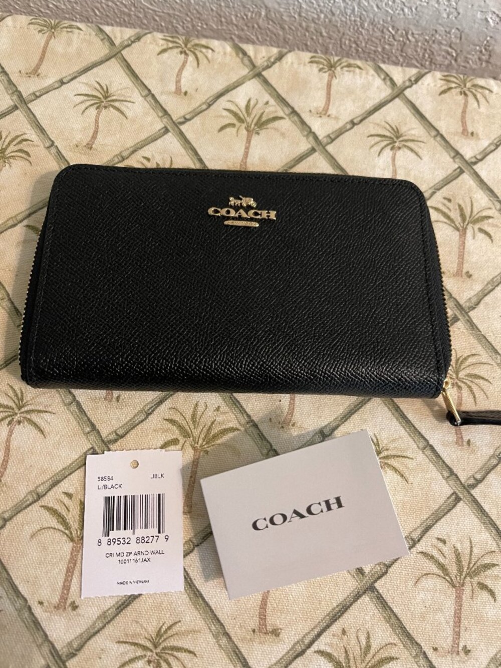 Coach Medium Zip Around Wallet, style 58584, in LI/BLACK - NWT